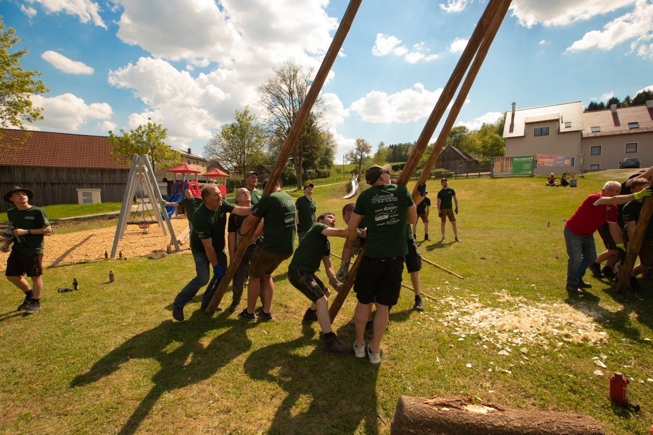 Maibaumaufstellen 2025 FF Kleinschwand